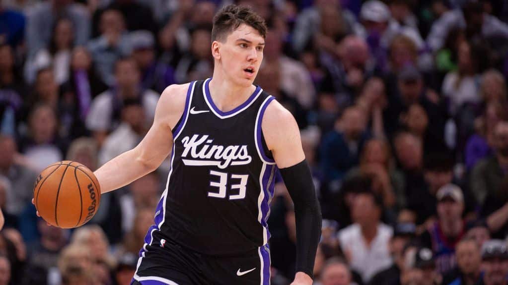 Sources: LaRavia to Lakers as Finney-Smith exits