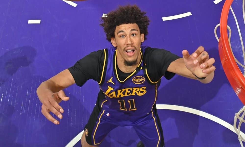 Sources: Lakers to re-sign Hayes on 1-year deal