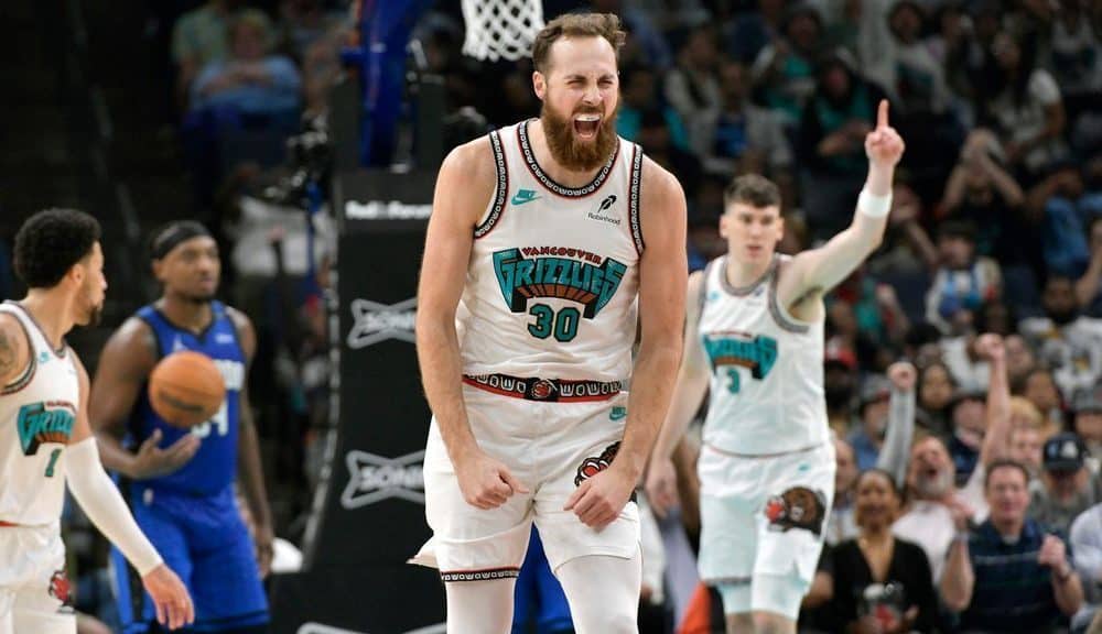 Sources: Grizzlies trading center Huff to Pacers