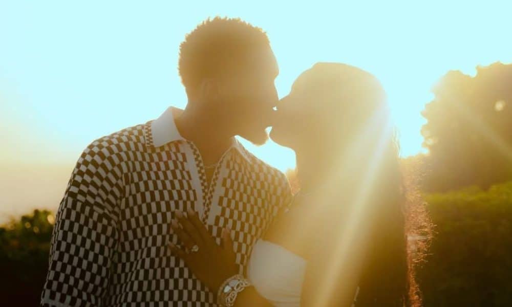 💍 Cavs' Mitchell engaged to Grammy winner