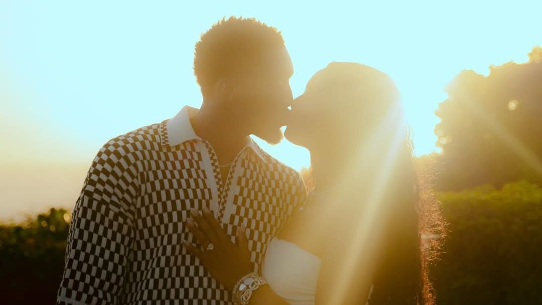 💍 Cavs' Mitchell engaged to Grammy winner