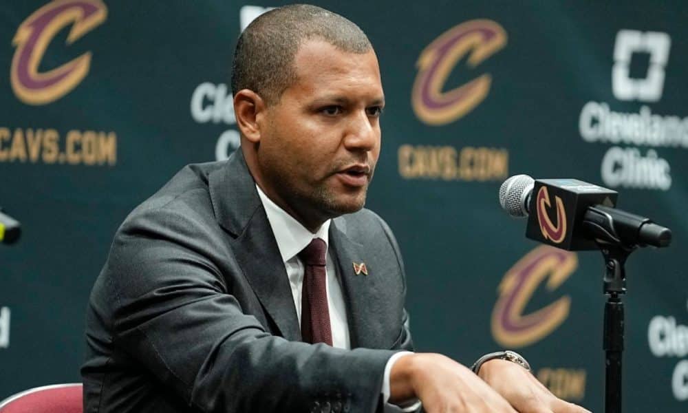 Sources: Cavs sign Altman, staff to extensions