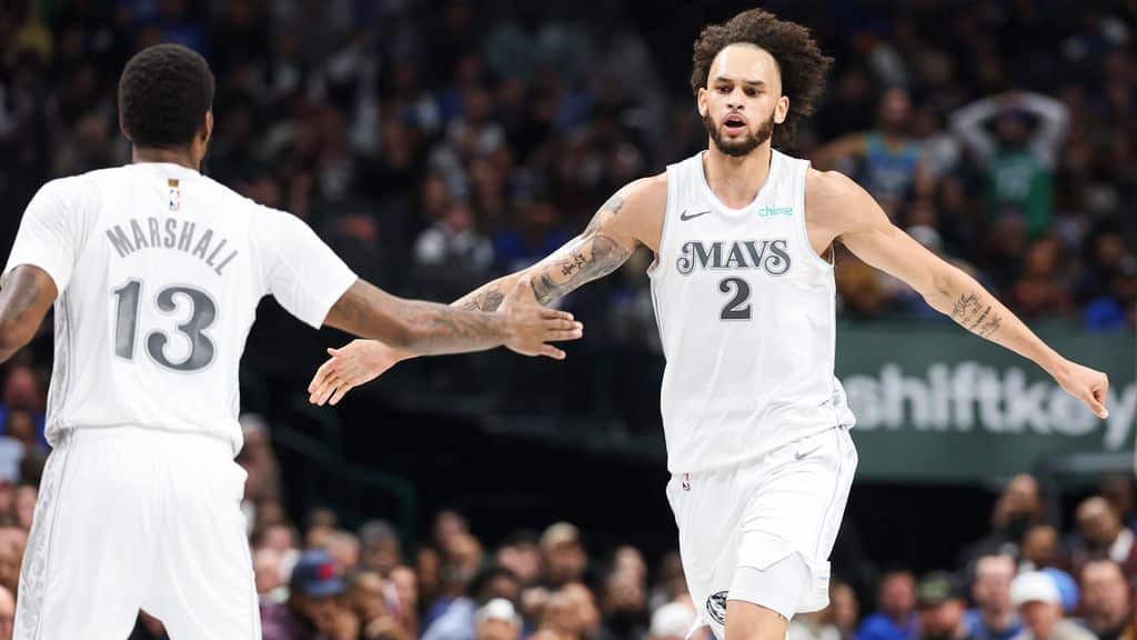 Sources: Mavericks center Lively has foot surgery