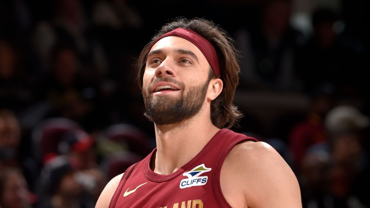 Cavaliers' Strus has foot surgery, out 3-4 months