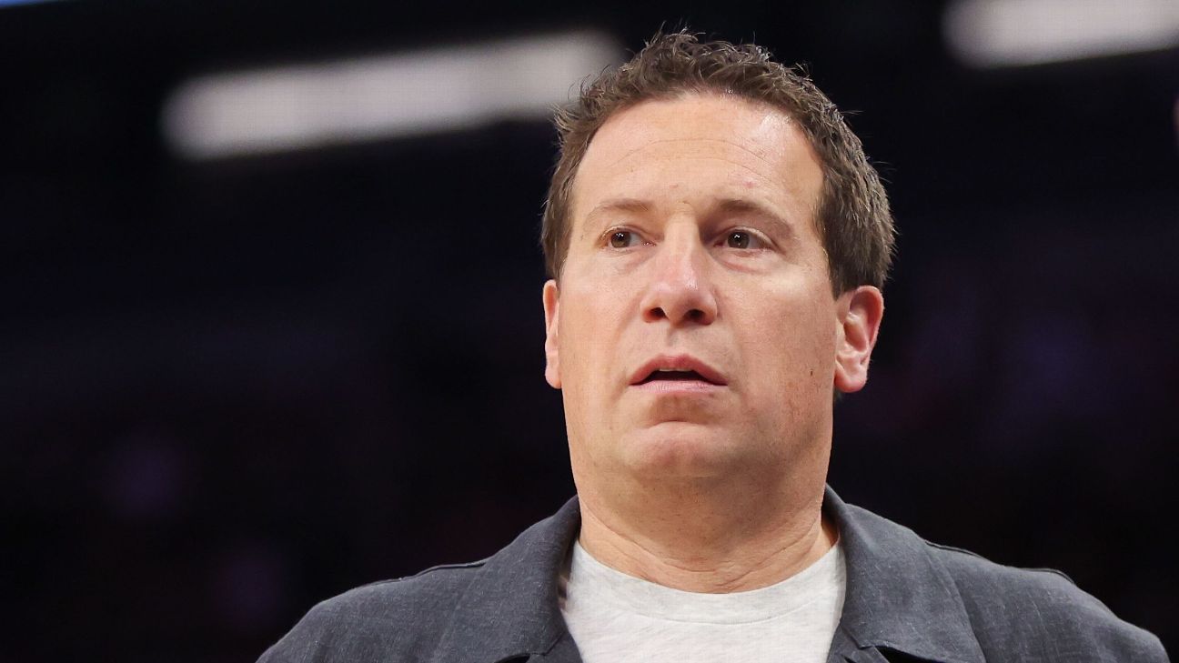 Suns sued by minority owners over records access