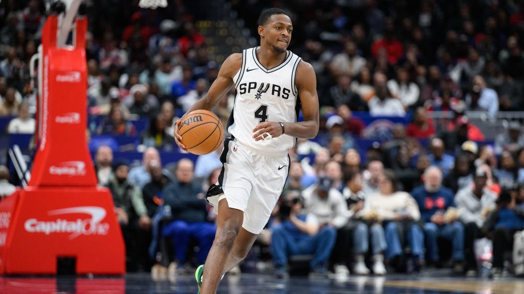 Spurs' Fox (hamstring) says opener in doubt