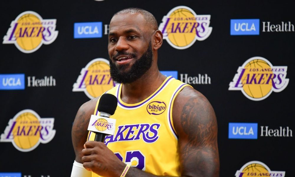 LeBron: Contract status 'doesn't bother me at all'