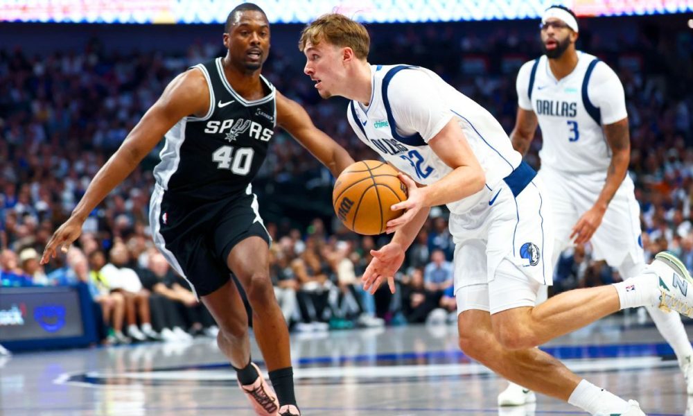 No. 1 pick Flagg assesses Mavs debut: 'Not great'