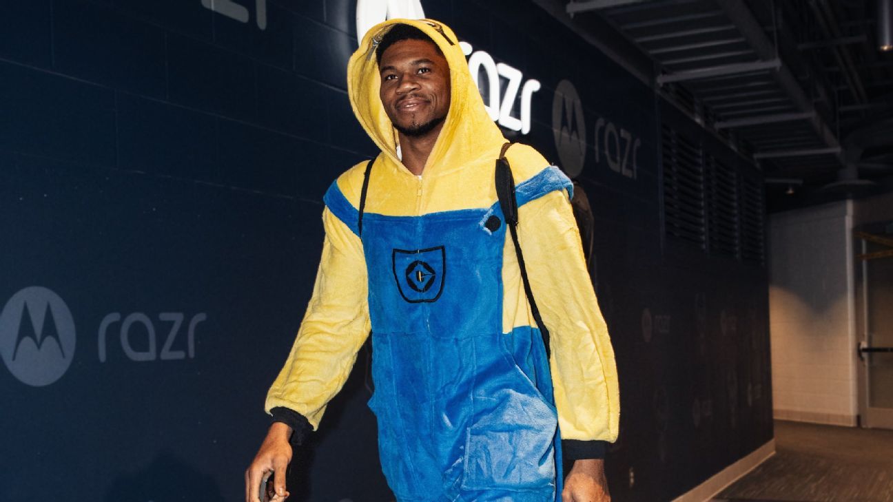 Giannis as a minion, Jared Goff's chef look top athlete Halloween costumes
