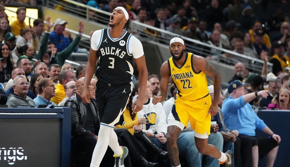 Bucks back Turner with win after ex-Pacer booed