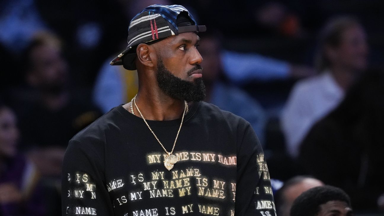 LeBron (sciatica) practices with G-League team