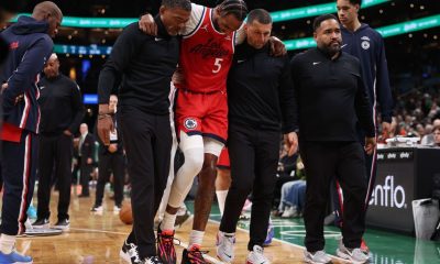 Clips' Jones helped off with apparent knee injury