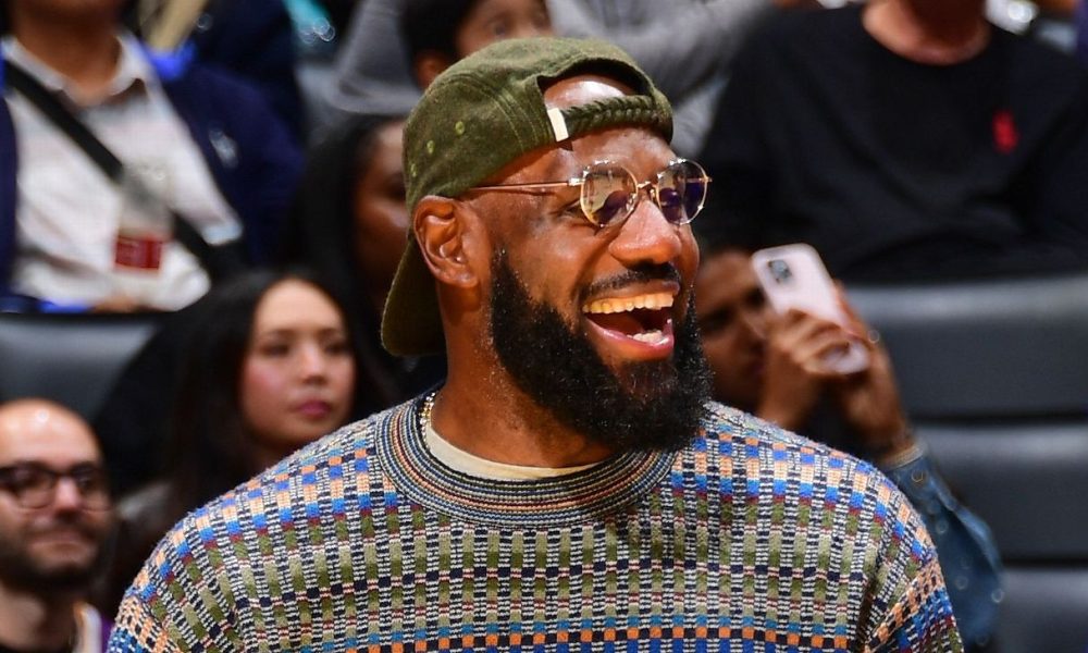Return of the King? LeBron practices with Lakers