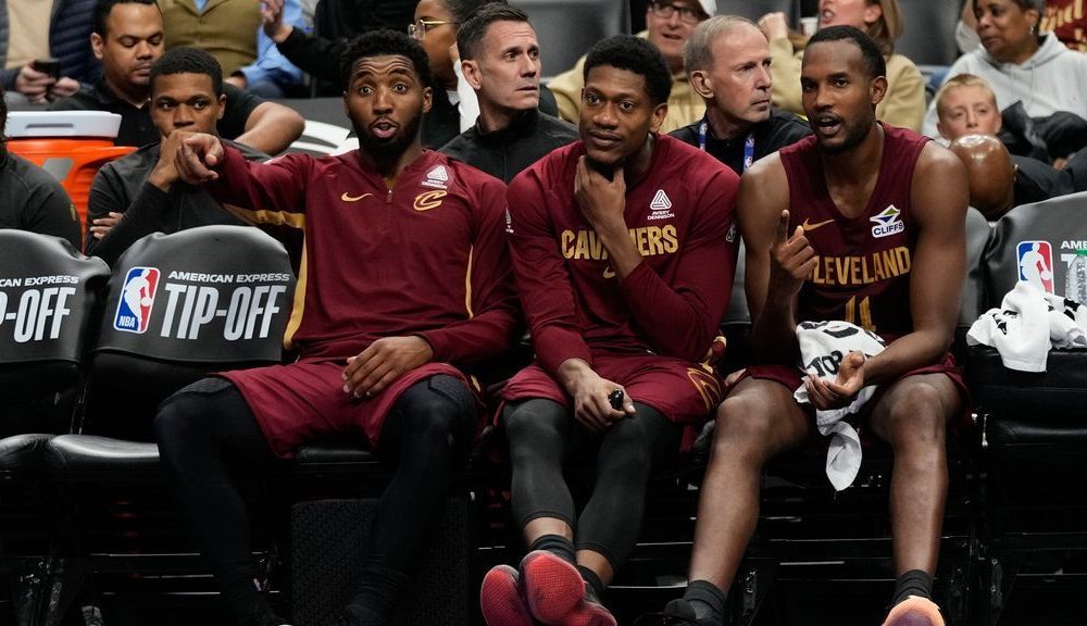 Cavs fined $100K for resting Mitchell, Mobley