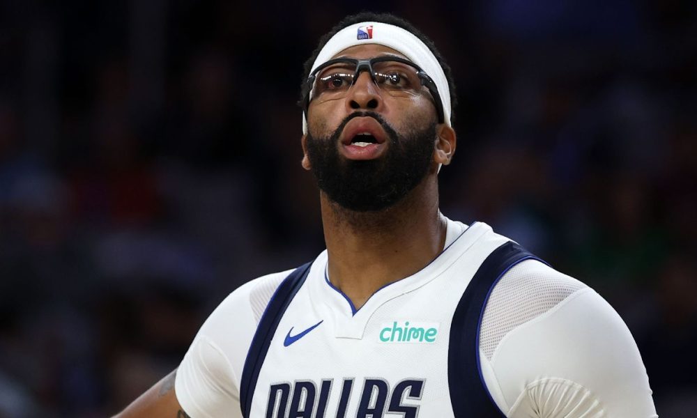 AD to miss Mavs' next 2 games with calf strain
