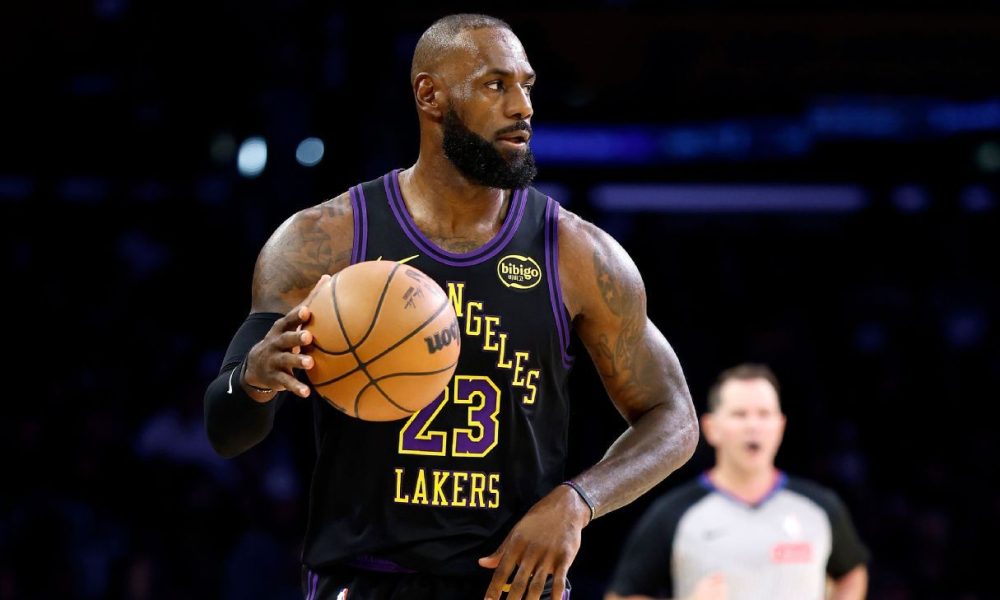 LeBron sits as Lakers win to open back-to-back