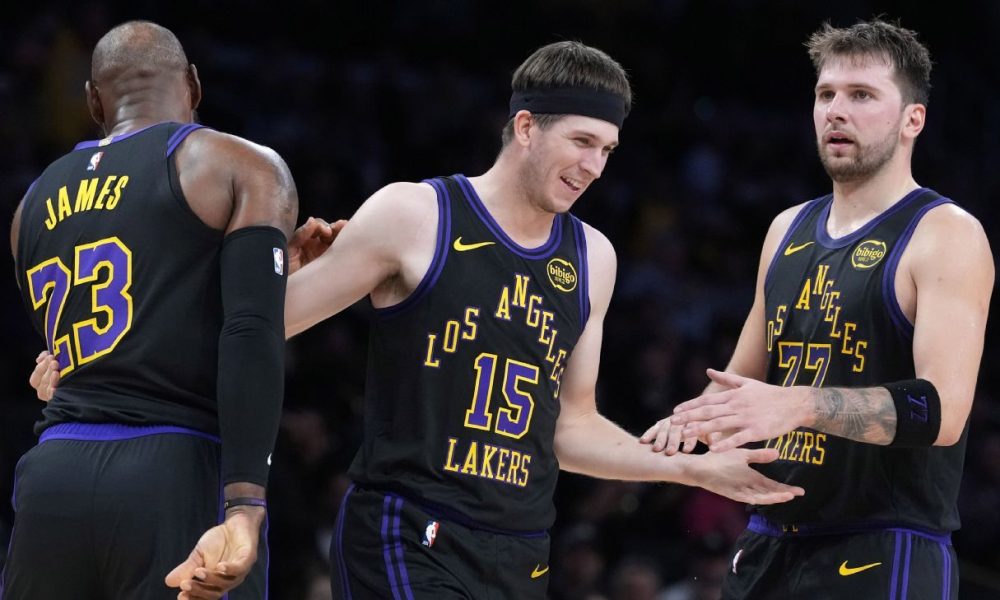 NBA futures: Is there value in betting the Lakers to win the championship?