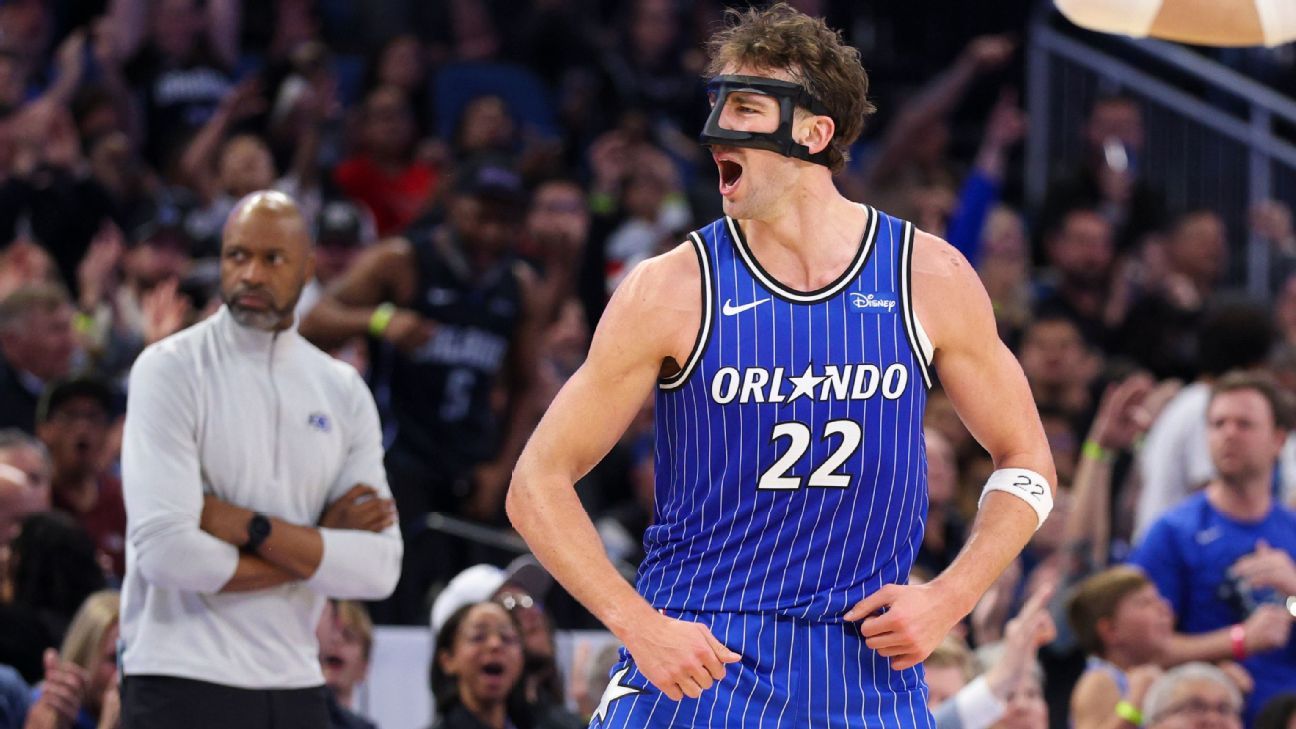 Magic leading scorer Wagner leaves with injury