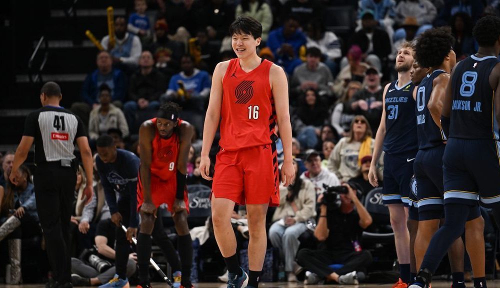 Chinese rookie Yang makes first NBA start
