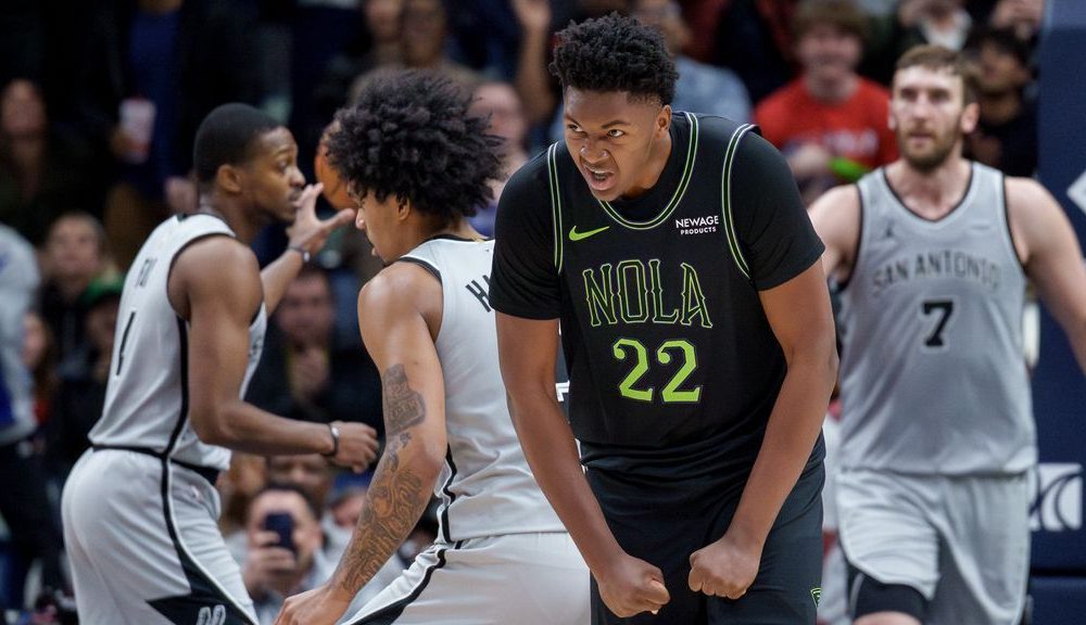 Harper spoils Queen's triple-double in rookie clash