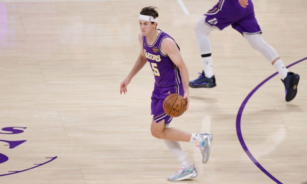 Lakers' Reaves to miss a week with calf strain