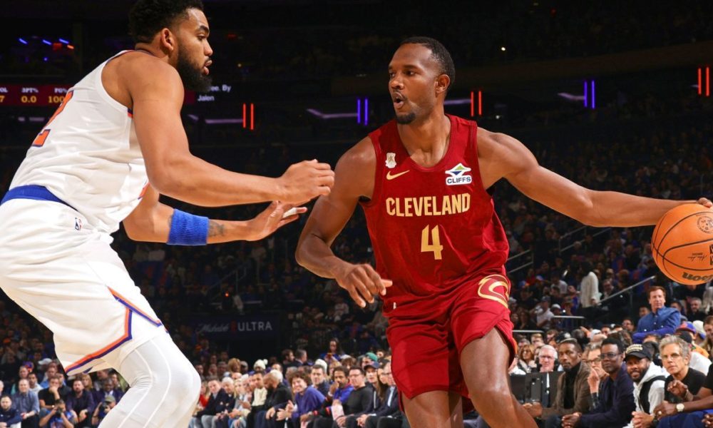 Cavaliers' Mobley out 2-4 weeks with calf strain