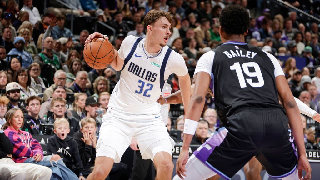 Flagg youngest ever to score 40 as Mavs fall in OT
