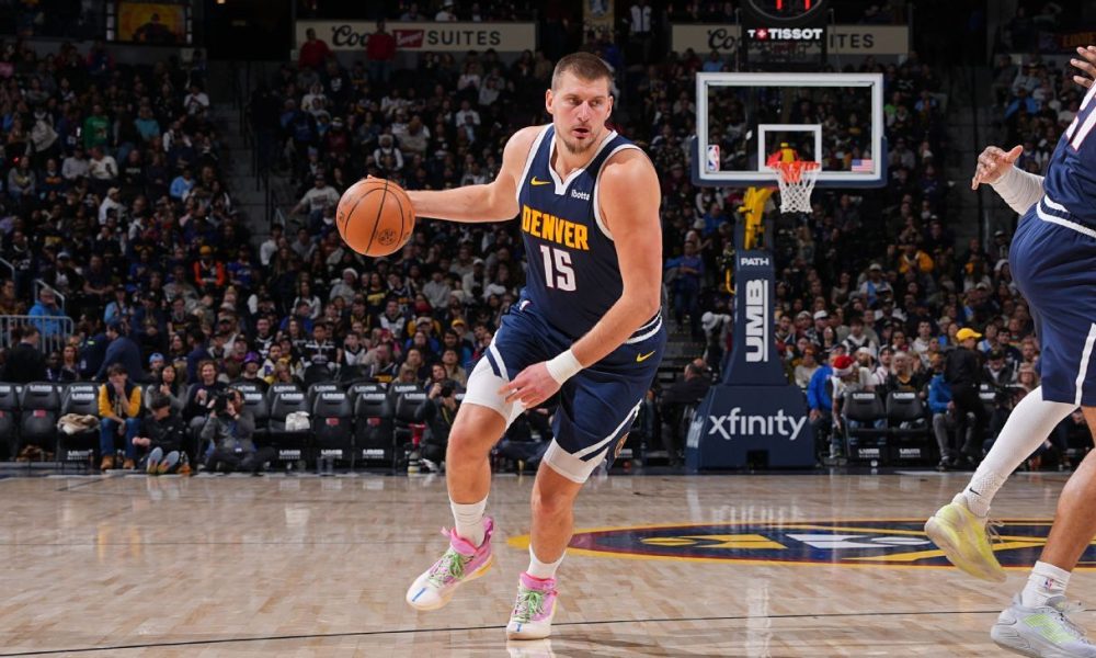 Jokic breaks record for career assists by center