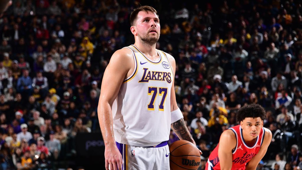Lakers lose Luka to leg contusion vs. Clippers