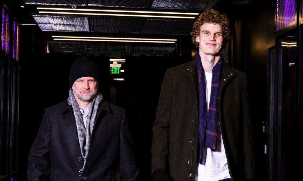 The Wet Bandits: Lauri Markkanen, Jazz VP dress as 'Home Alone' duo