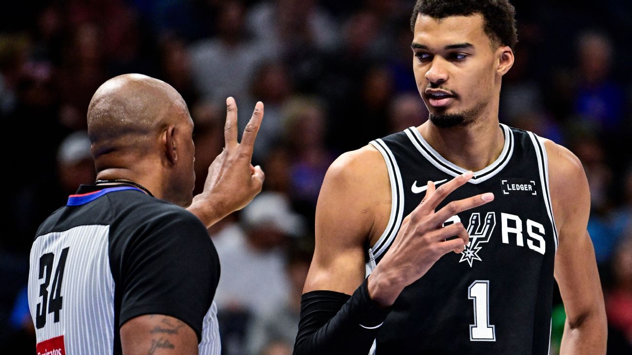 Wemby back in starting lineup, Fox out for Spurs