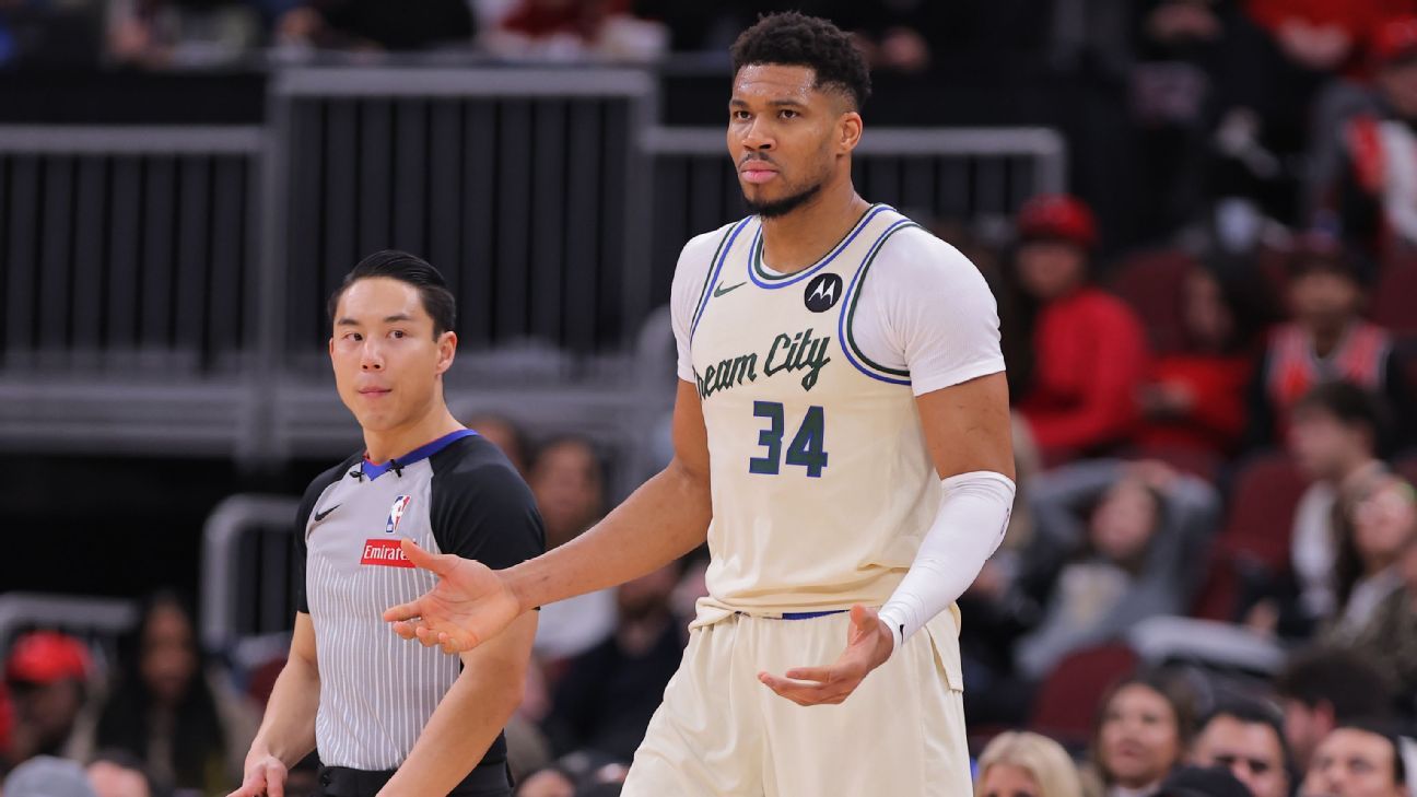 A windmill dunk and an 11th-place team: Giannis Antetokounmpo returns to the Bucks