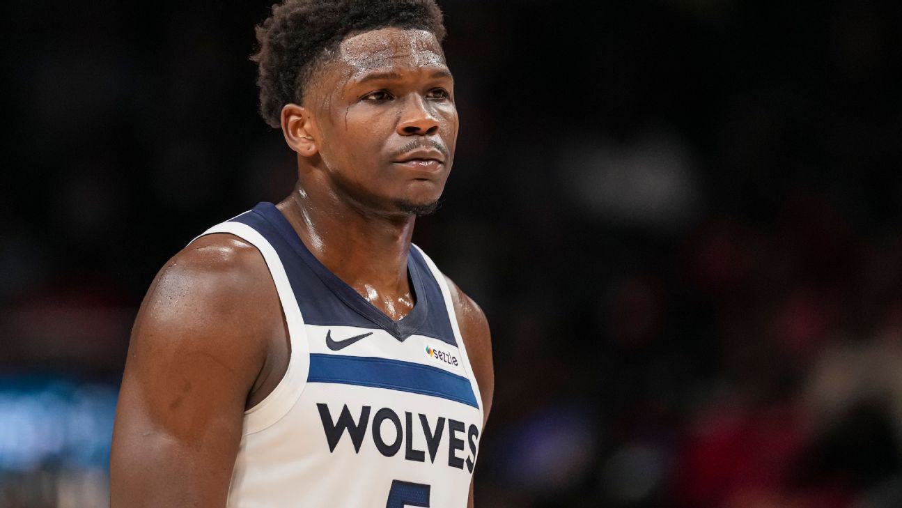 Edwards leaves bench after Wolves pull starters