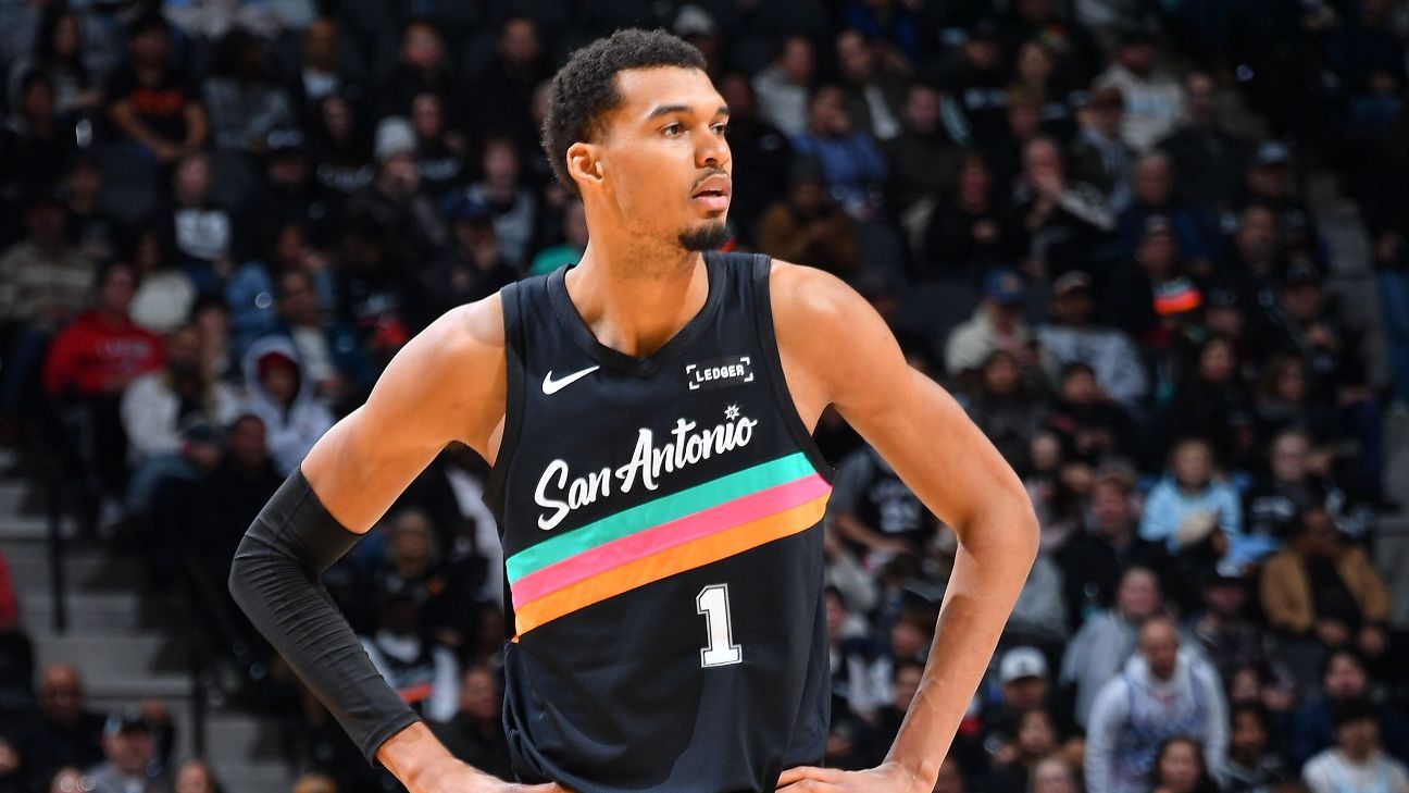 Wemby has 30 in return; sits out crunch time loss