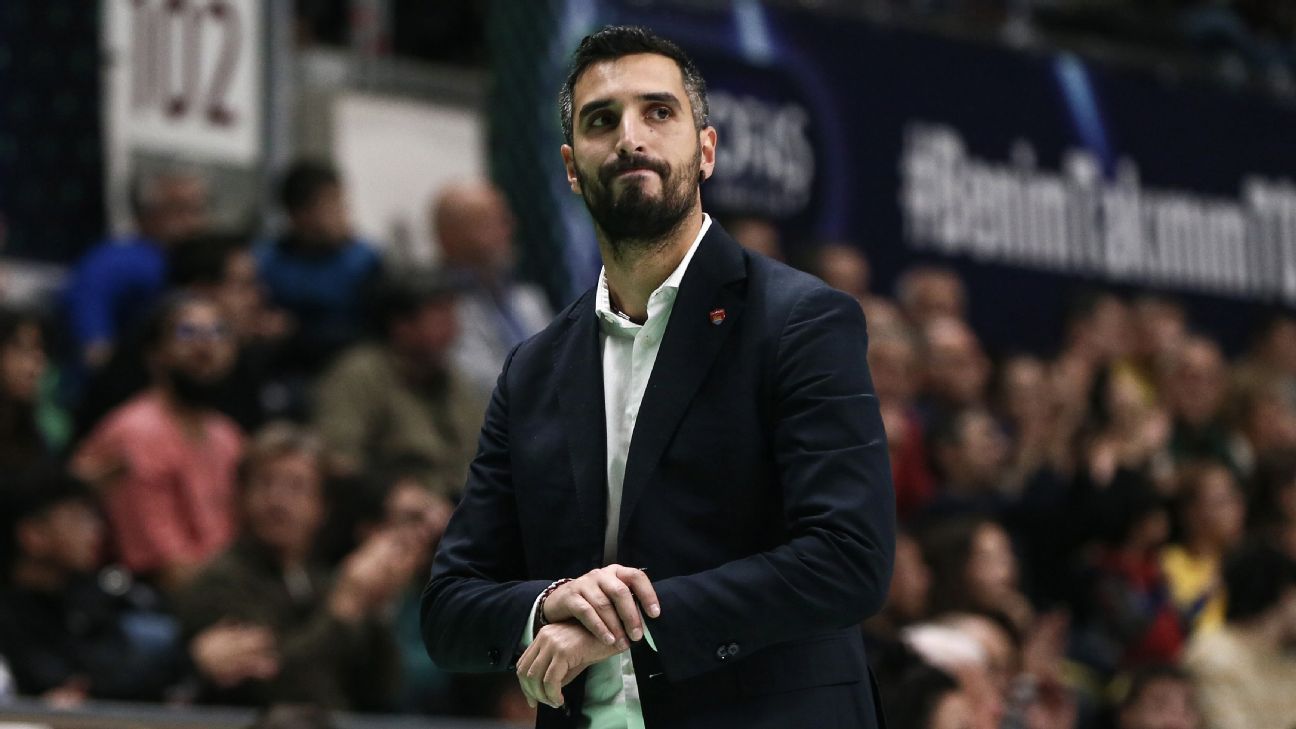 Italian team, down to 1 player, ousted by forfeit