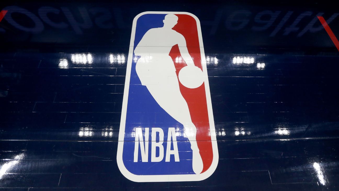 NBA refs to resume wearing headsets Tuesday