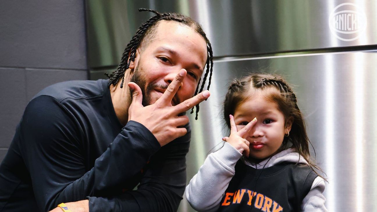 How a 3-year-old Knicks fan's viral videos led Jalen Brunson to meet his youngest -- but biggest -- fan