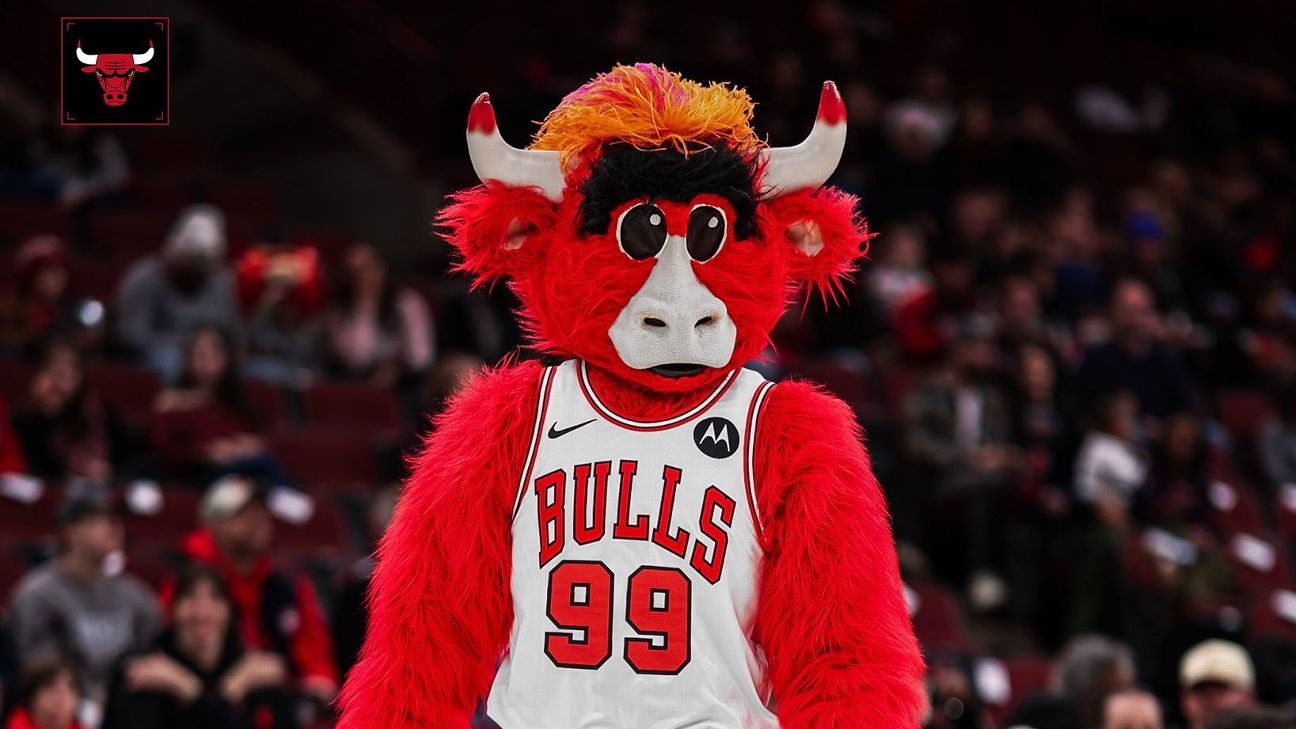 Benny the Bull picks new number after Derrick Rose's No. 1 jersey retirement