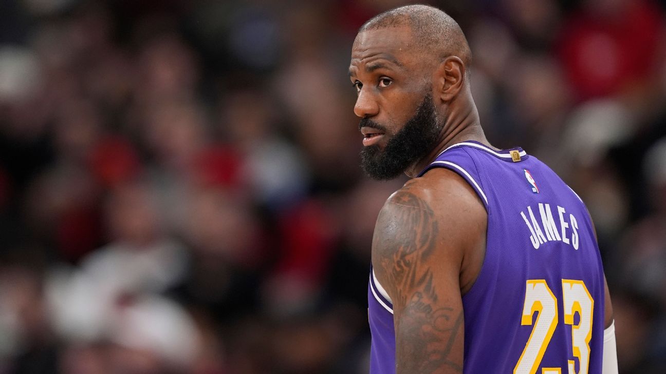 Sources: LeBron expects to finish year with Lakers