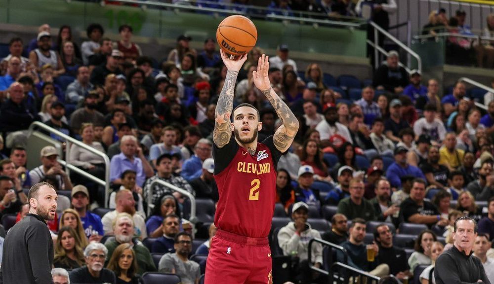 Sources: Lonzo to become free agent after trade