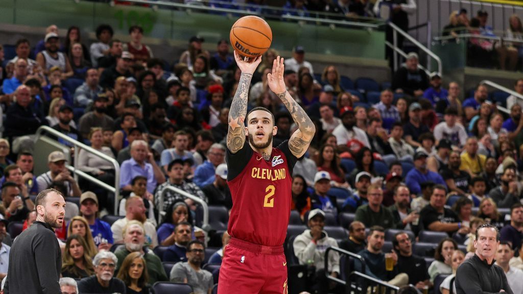 Sources: Lonzo to become free agent after trade