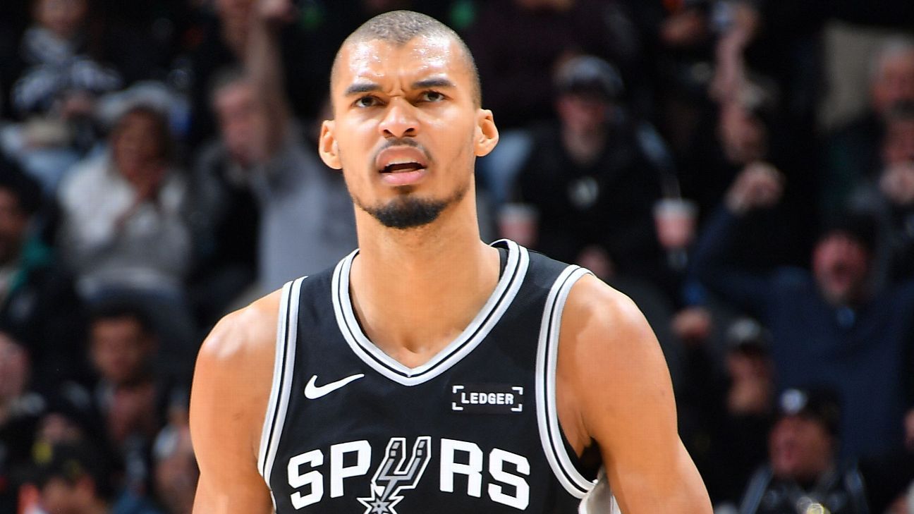 Fast break: Wemby's minutes restriction, KAT's new offensive role and more