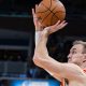 Lakers acquire Kennard from Hawks, sources say