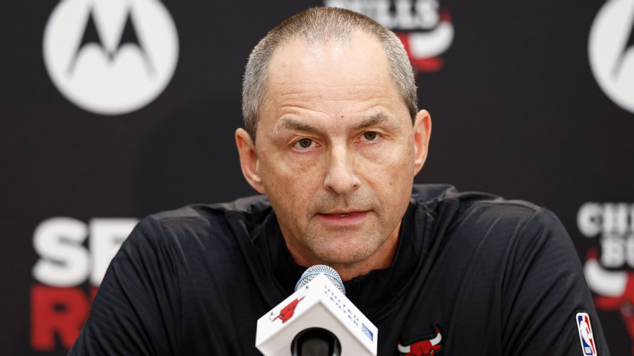 Bulls aim to exit NBA's 'middle' with busy deadline