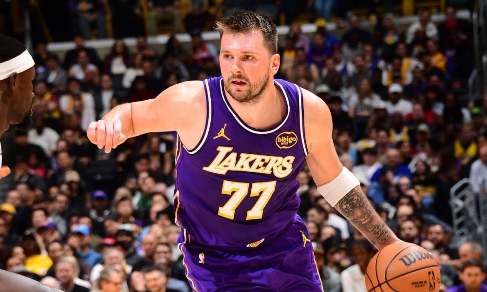 Luka limps off; MRI set on hamstring, source says