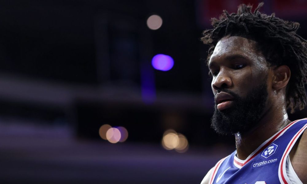 Embiid sits vs. Knicks, to use break to rest knee