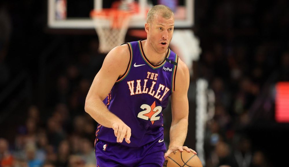 Spurs signing vet center Plumlee to 10-day deal