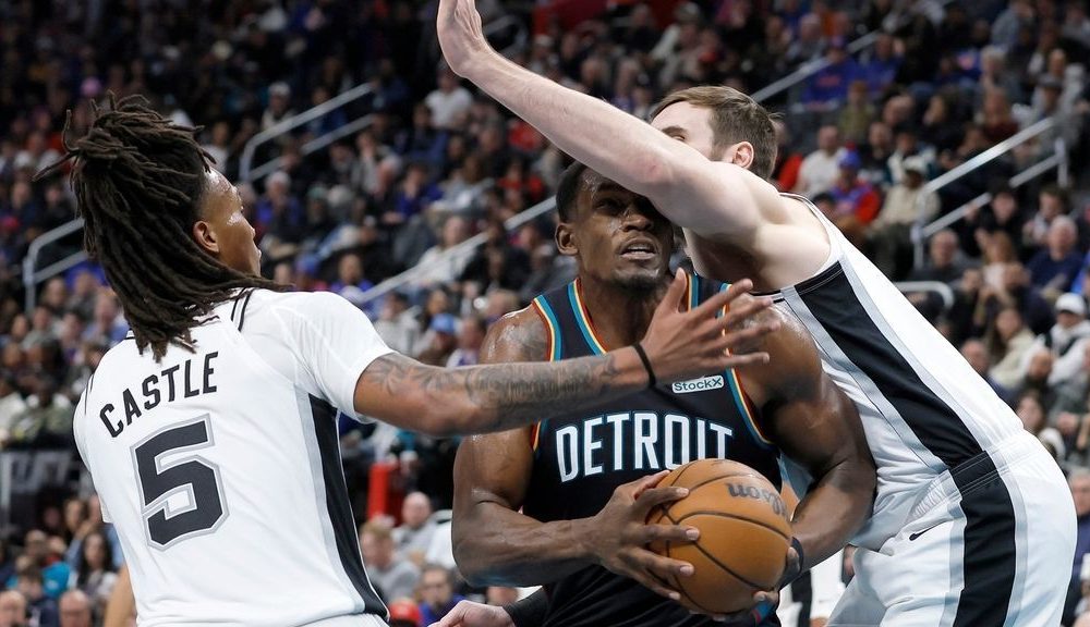 Spurs pass 'test' in physical clash with Pistons