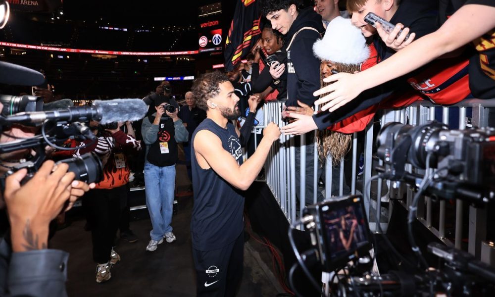 Rehabbing Young back in Atlanta in 1st since trade