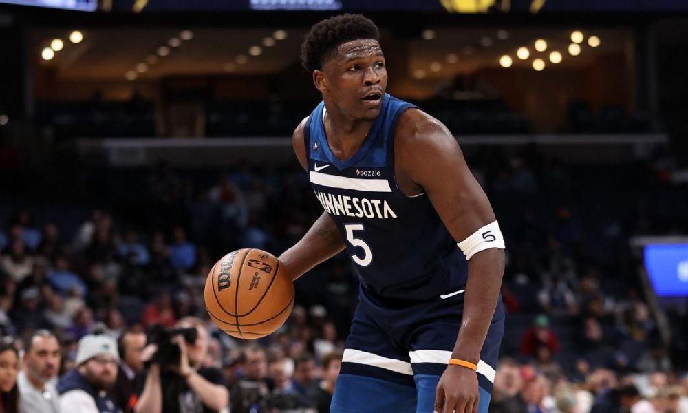 Edwards, Bane fined $25K each for ball heaves